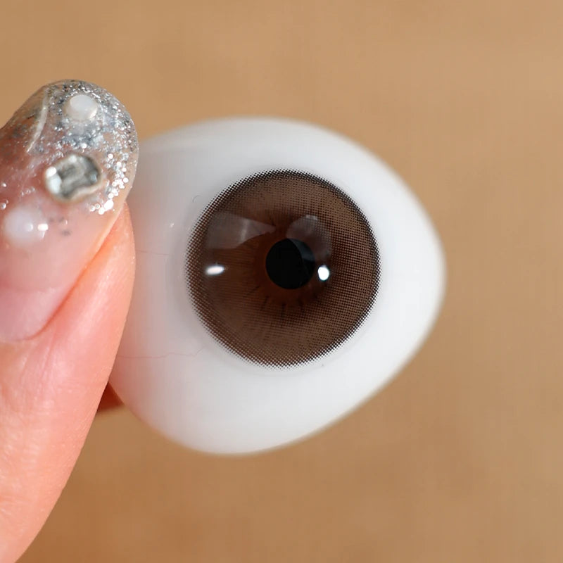 Sweet Sixteen delivers a high-gloss brilliance, keeping the eyes looking clear.