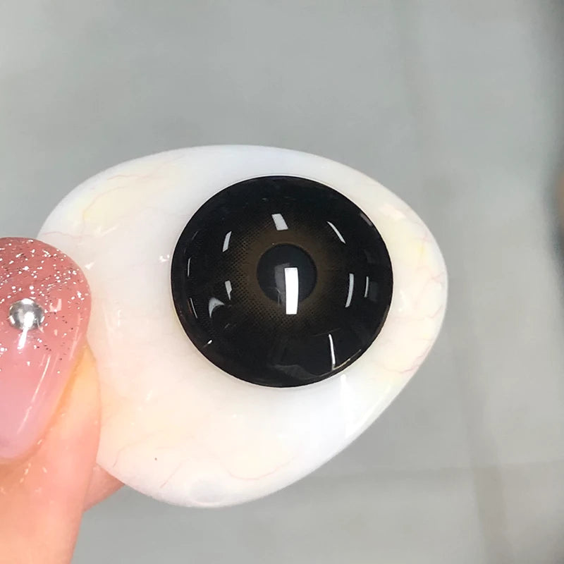 The premium pigment artistry allows Tea Party Black to deliver a vibrant, glossy finish that ensures the eyes look bright, healthy, and full of life.