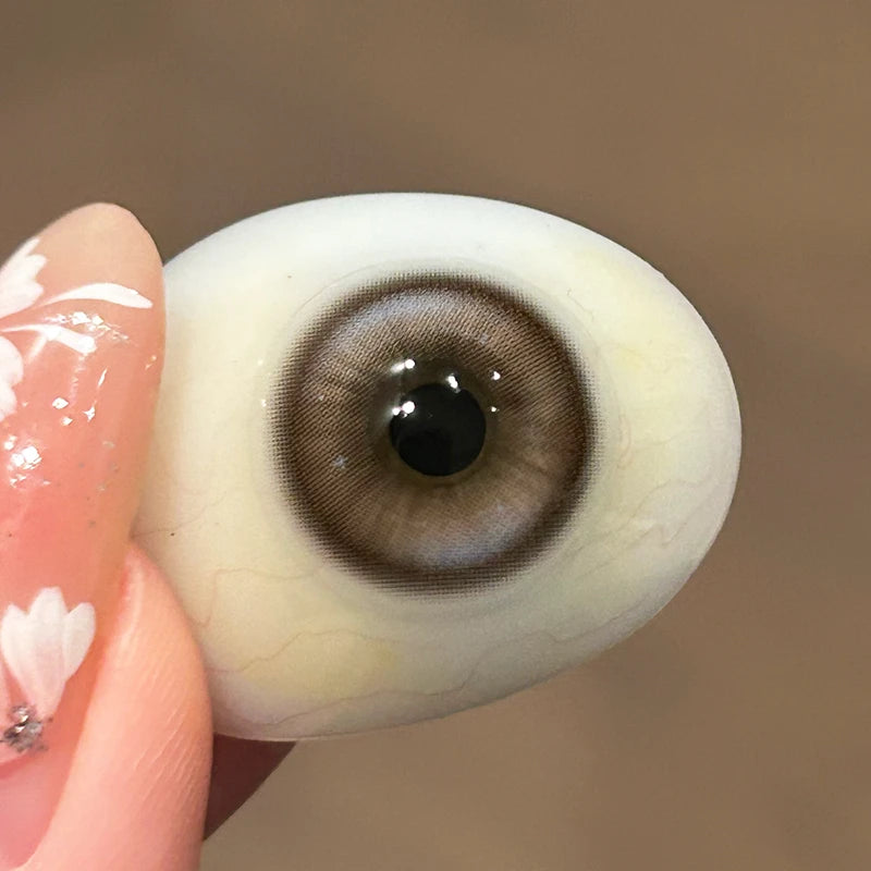 The premium manufacturing allows Wanderlust Brown to deliver a silky, semi-matte brilliance that seamlessly upgrades any daily ensemble.