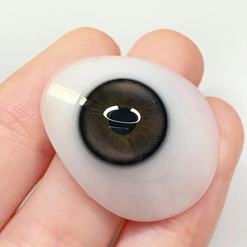 The premium pigment artistry allows Sheer Black to deliver a velvety depth, accented by a faint, light-catching brilliance that stays vivid all day.