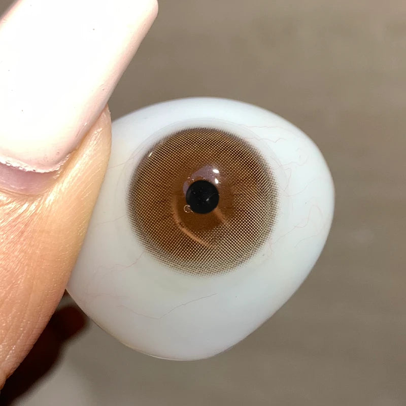 The high-standard pigment density allows Carat Brown to deliver a polished, crystal-clear warmth that radiates elegance.