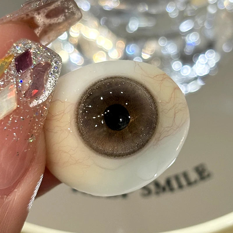 The high-standard pigment blend ensures Bubbly Pop Brown provides a multidimensional, effervescent glow.